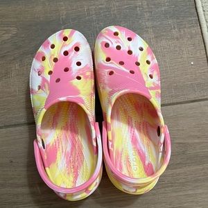 Size 8 platform crocs